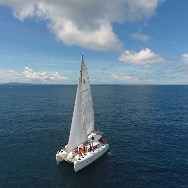 saliing-catamaran-maiton-island-seeking-dolphin-boutique-seafeast-phuket-7