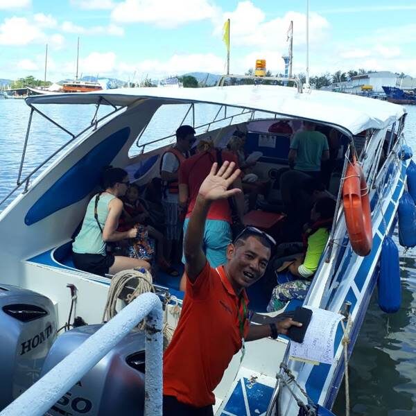 low-budget-full-day-trip-phi-phi-island-khai-nai-island-by-speedboat-3