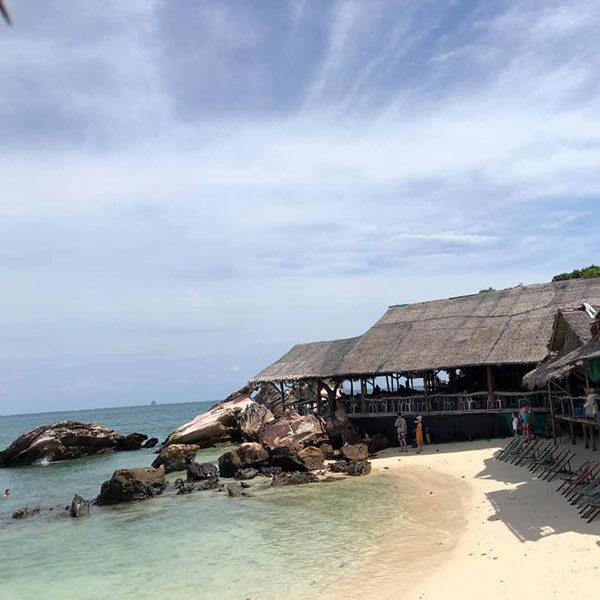 phuket-relaxing-khai-nui-island