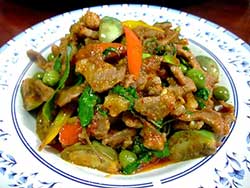 thai-cuisine-cooking-school-blue-elephant-stir-fried-beef-with-pea-eggplant