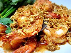 thai-cuisine-cooking-school-blue-elephant-stir-fried-prawns-with-garlic