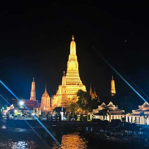 Bangkok-Show-and-Dinner-Cruise-White-Orchid