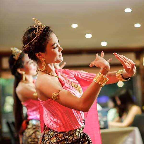 bangkok-show-dinner-cruise-white-orchid-5