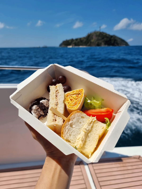 snack-box-on-luxury-boat-trip-phiphi-island