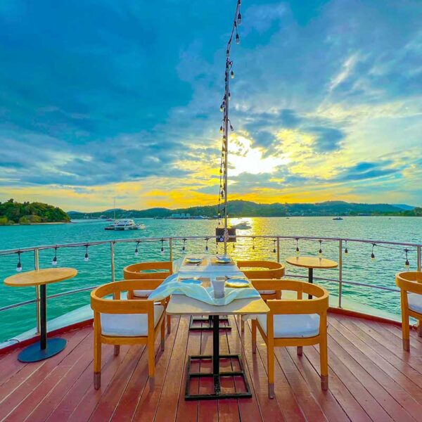 sunset-romantic-dinner-cruise-phuket-pink-boat