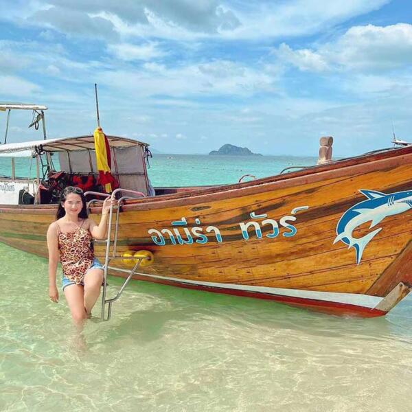 Charter-Luxury-Long-Tail-Boat-Phuket