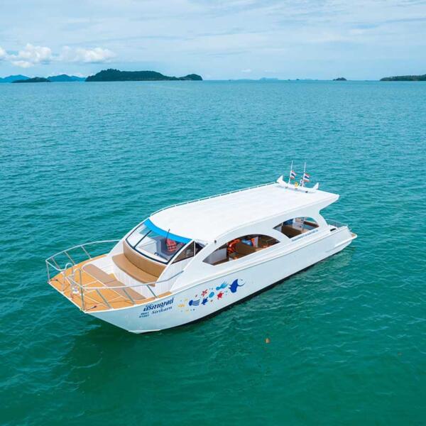 Luxury-Speed-Catamaran-Phang-Nga-Bay-James-Bond-Island-3