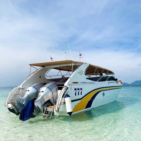 Phuket-Royal-Marina-Pier-premium-speedboat-tours-Phi-Phi