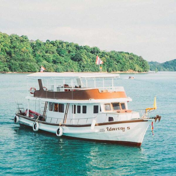 Premium-Big-Boat-James-Bond-Island-with-Canoeing-Hong-island-3