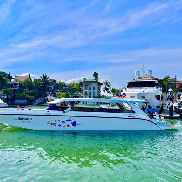 Royal-Phuket-Marina-speedboat-tour-Phi-Phi-island-Maya-Khai-5