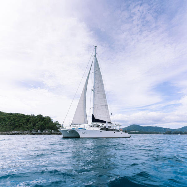 Krabi-Premium-Sailing-Yacht-Catamaran-Private-Boat-Charter-8
